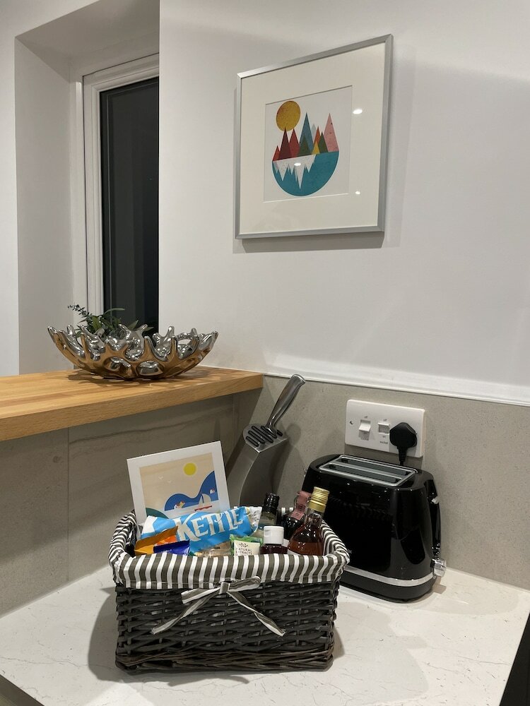 Фото 5 Star Unique Luxury Detached Apartment in Windsor