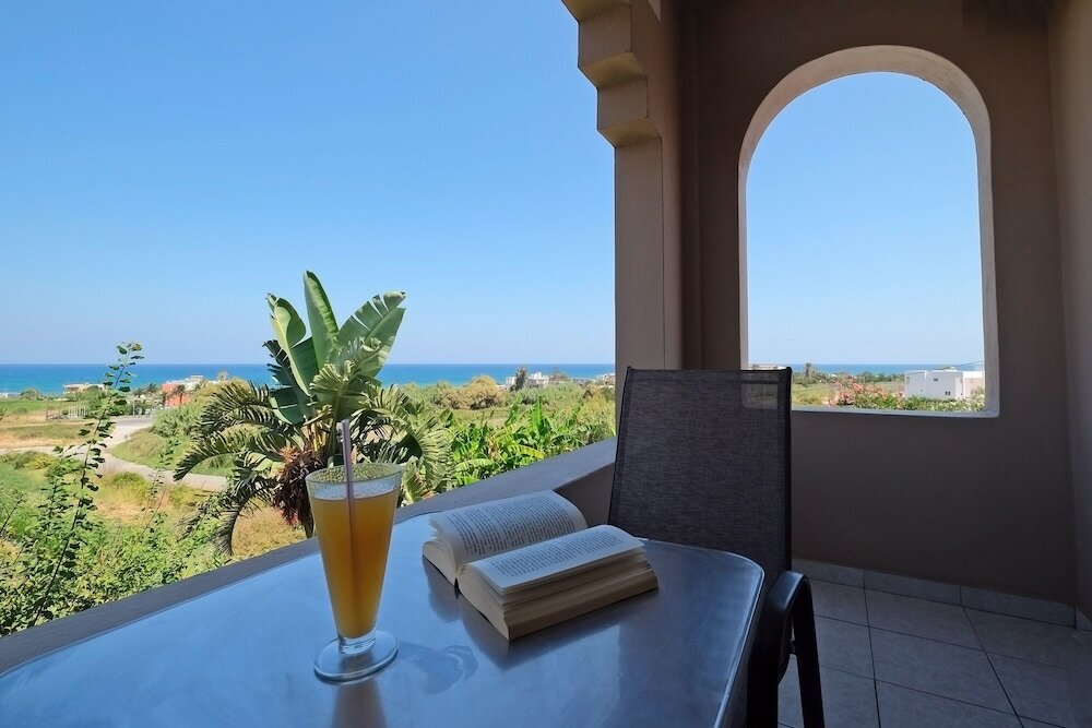 Фото Poledas Apartments