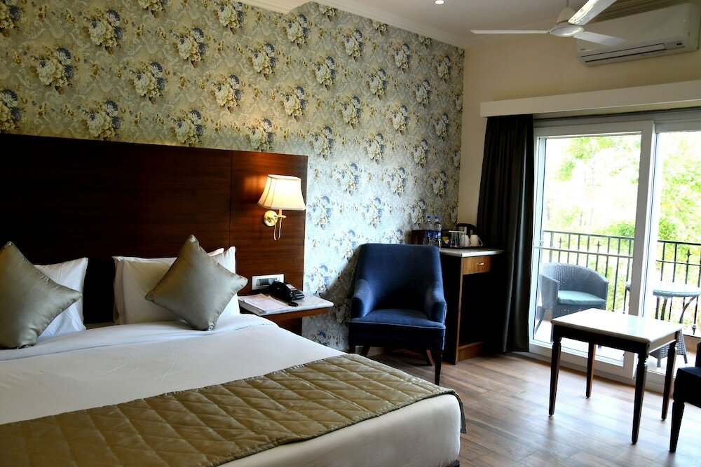 Фото Mastiff Villa Camellia - A Tea Estate Hotel