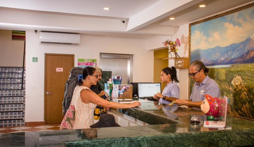 Фото Nomads Party Hostel