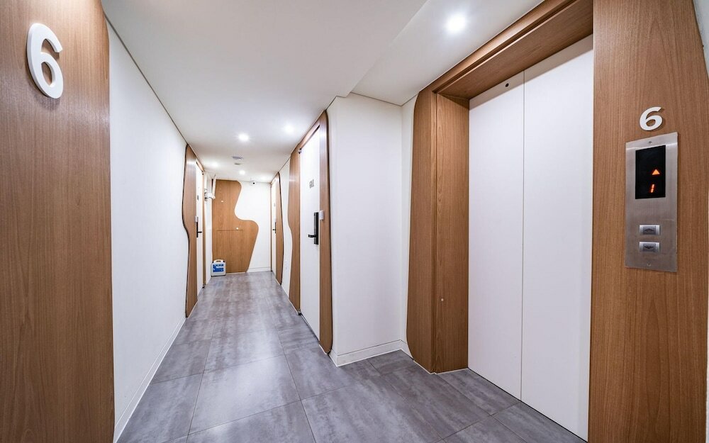 Фото Simple Stay Hotel