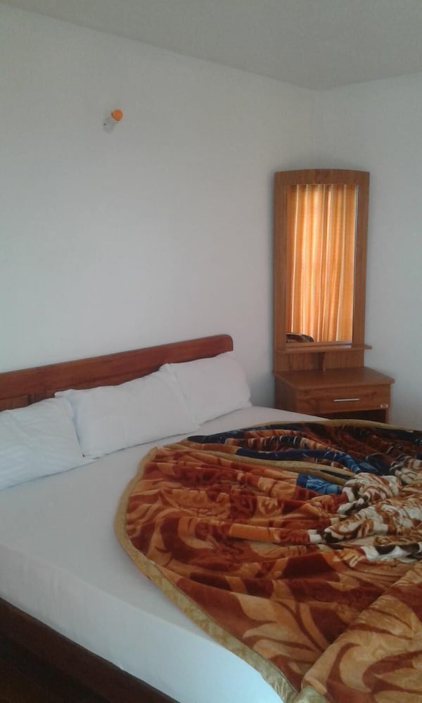 Фото Kirula Green Hotel