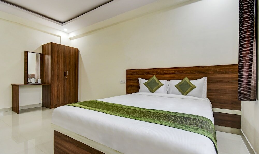 Фото Treebo Trip Hotel New Golden Key