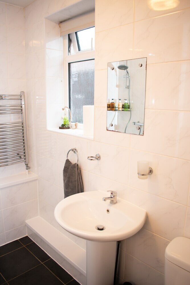 Фото Ideal Lodgings in Bury - Redvales