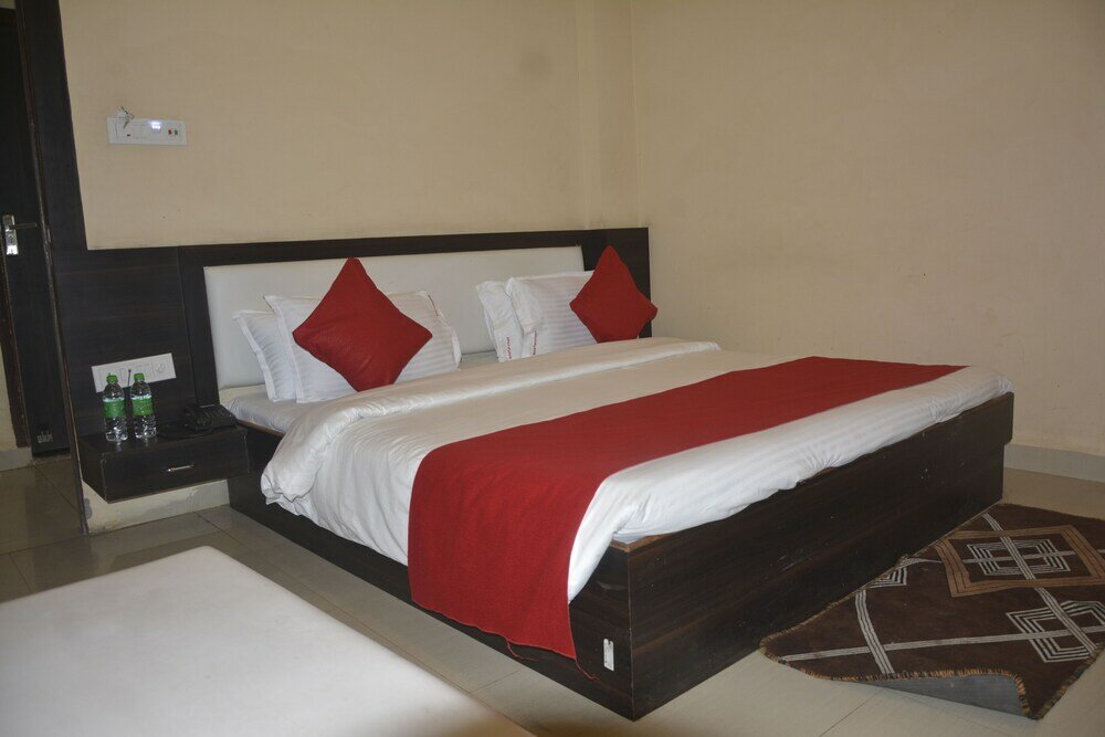 Фото Dhar-Mandav Road