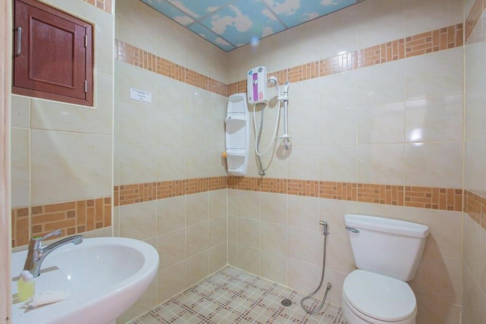 Фото Patong Rai Rom Yen Resort Sha