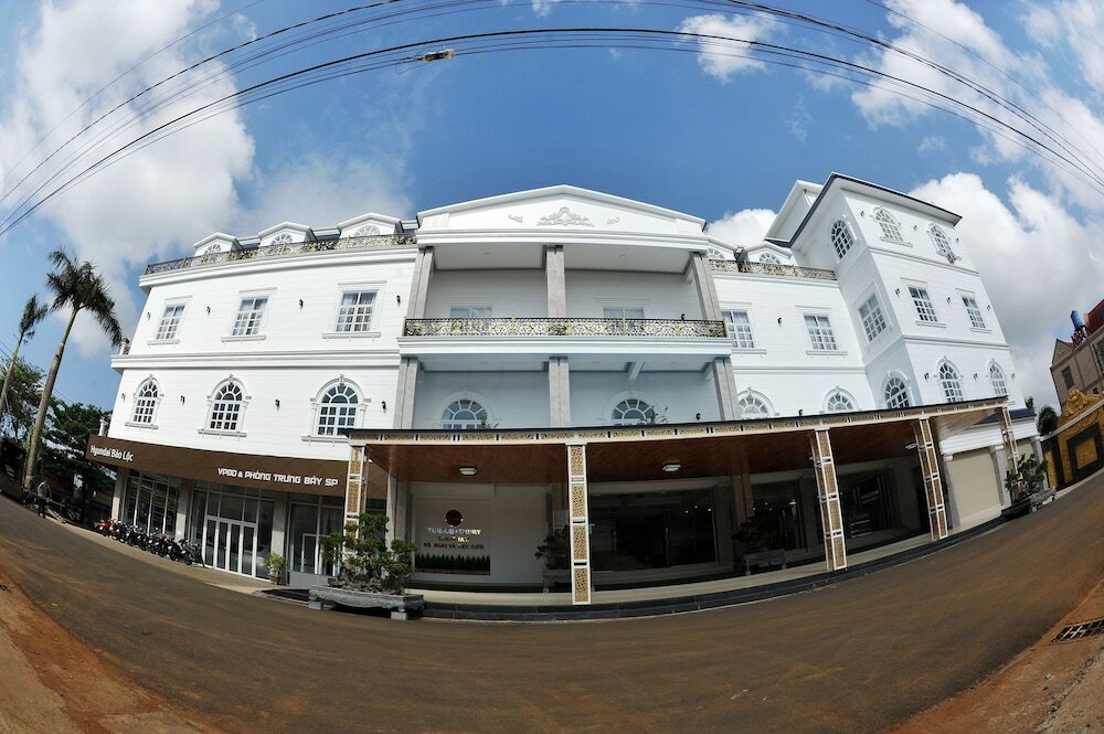 Фото Tam Chau Luxury Hotel