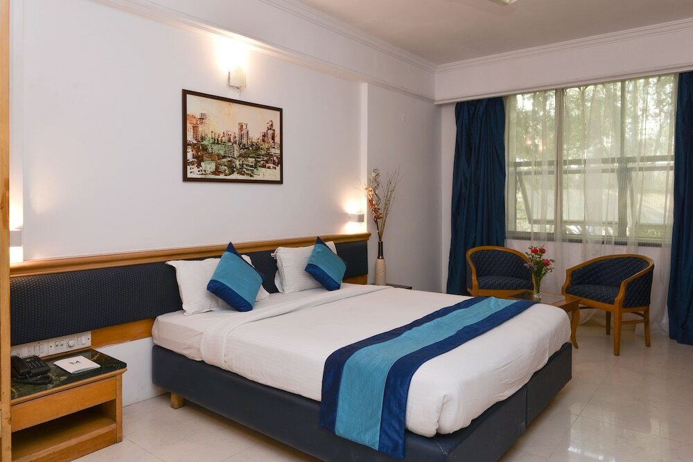 Фото Hotel Mint Salisbury Park