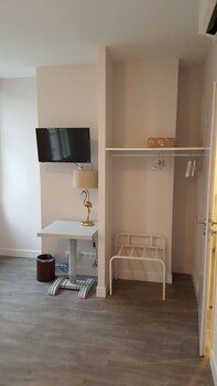 Фото Hôtel Chez Jacqueline