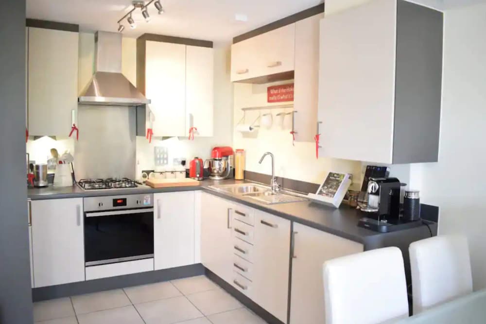 Фото Lovely 2bd Flat With Balcony - Finsbury Park