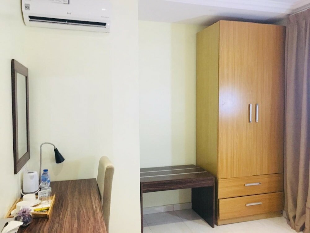 Фото Stoneside Hotel and Apartments