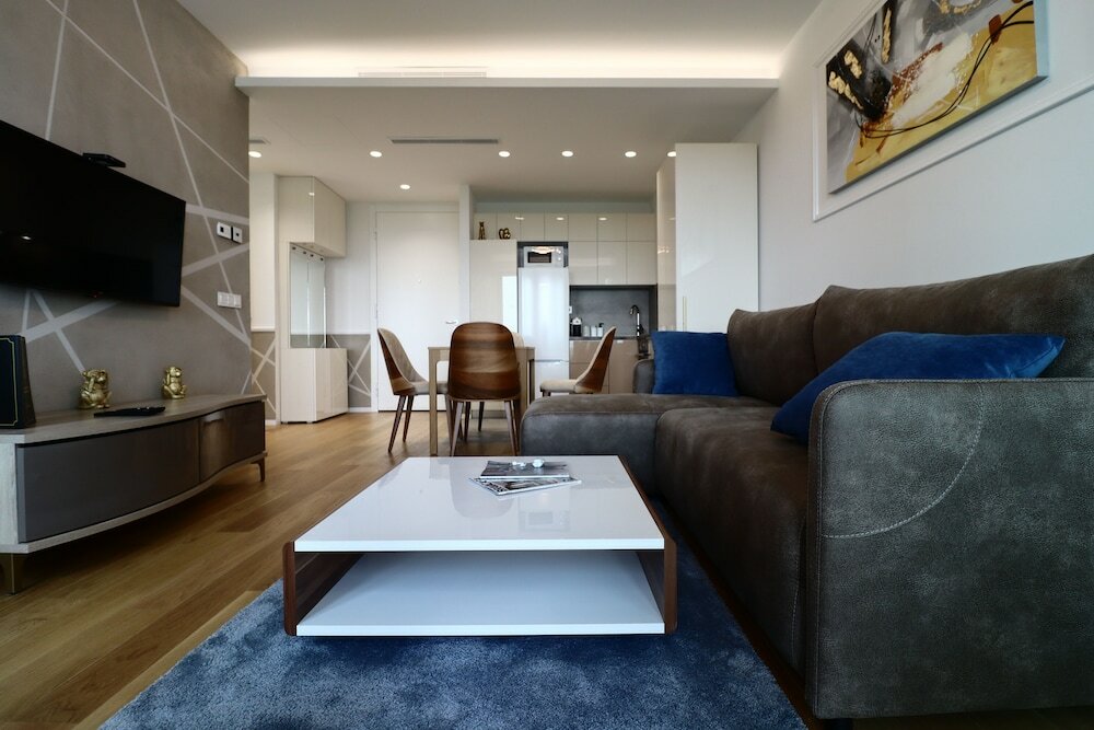 Фото Apartments Royal Sakura Park