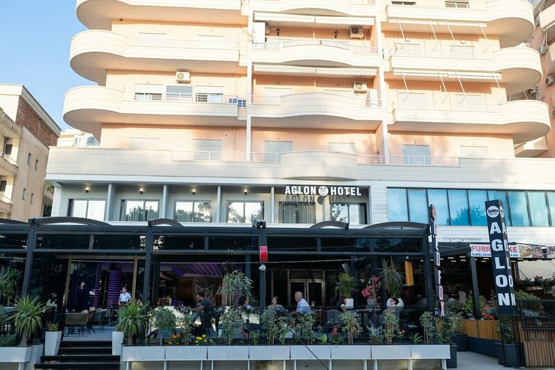 Гостиница Aglon Twin's Hotel во Влёре