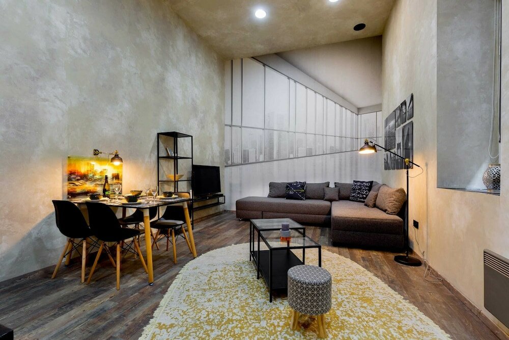 Фото Bright Warwick Chambers Apartment