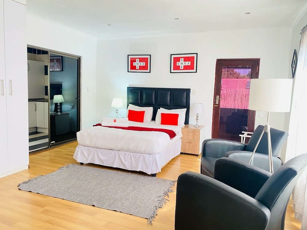 Фото Airport Royal Guest House