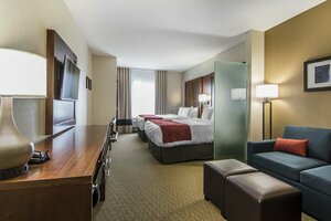 Гостиница Comfort Suites Regina