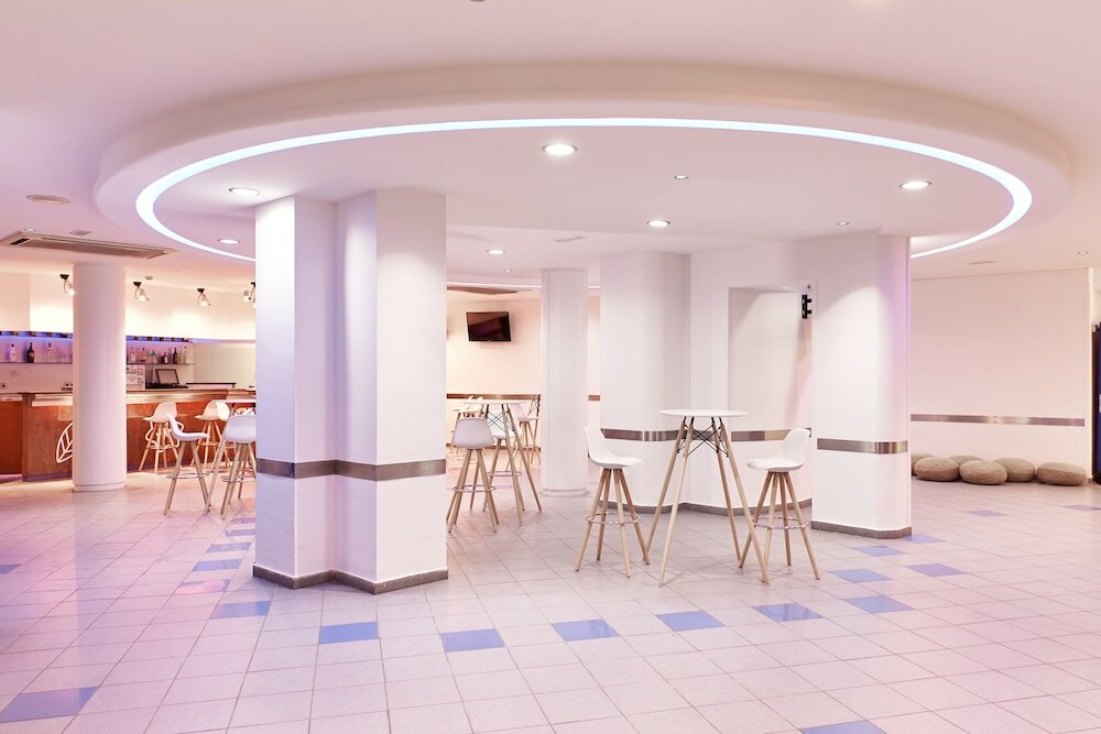 Фото Checkin Caribe Youth Hotel