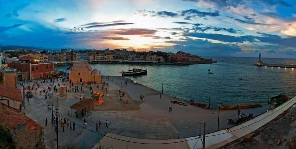 Фото Yakinthos Hotel