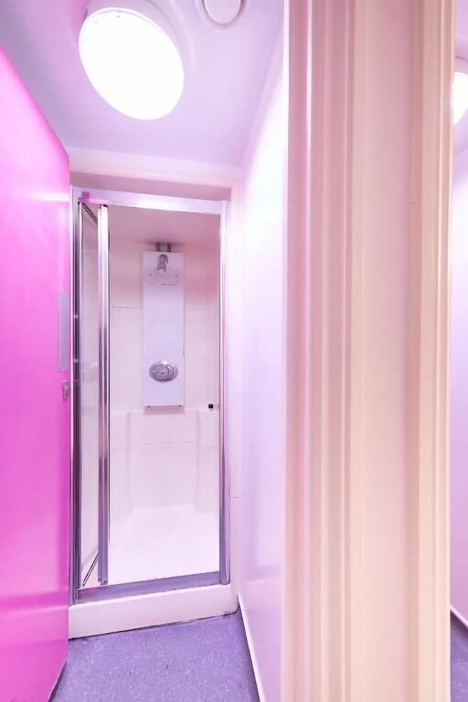 Фото St Christopher's Inn Hammersmith