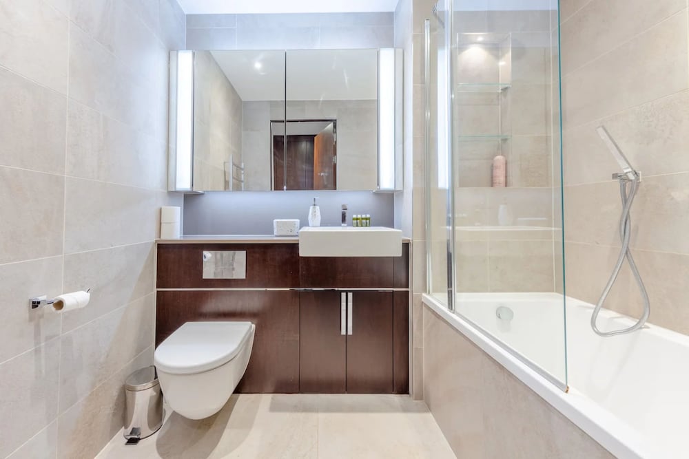 Фото Stylish 1 Bedroom Flat in Nine Elms