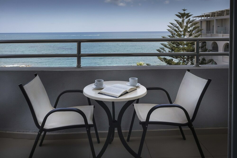 Фото Glaros Beach Hotel