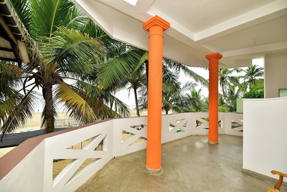 Фото International Beach Hotel and Restaurant