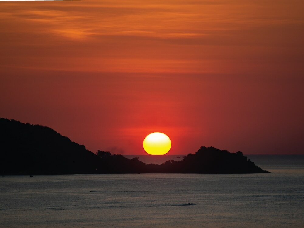 Фото Andaman Beach Hotel Phuket Patong - Handwritten Collection