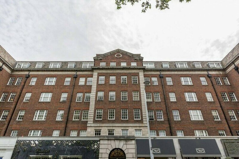 Гостиница Bright Two Bedroom Apartment in Chelsea 43 в Лондоне