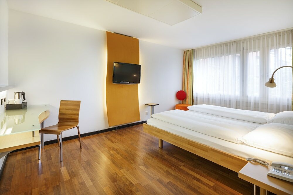 Фото Ramada by Wyndham Baden Hotel du Parc