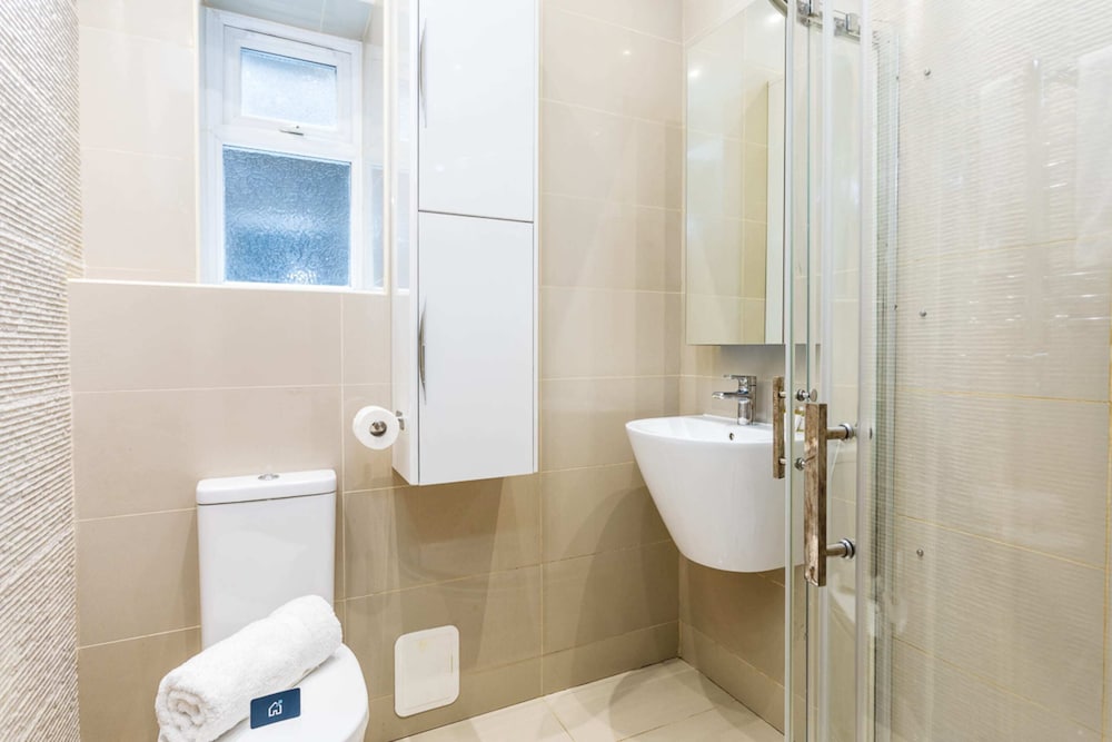 Фото Bright Warwick Chambers Apartment