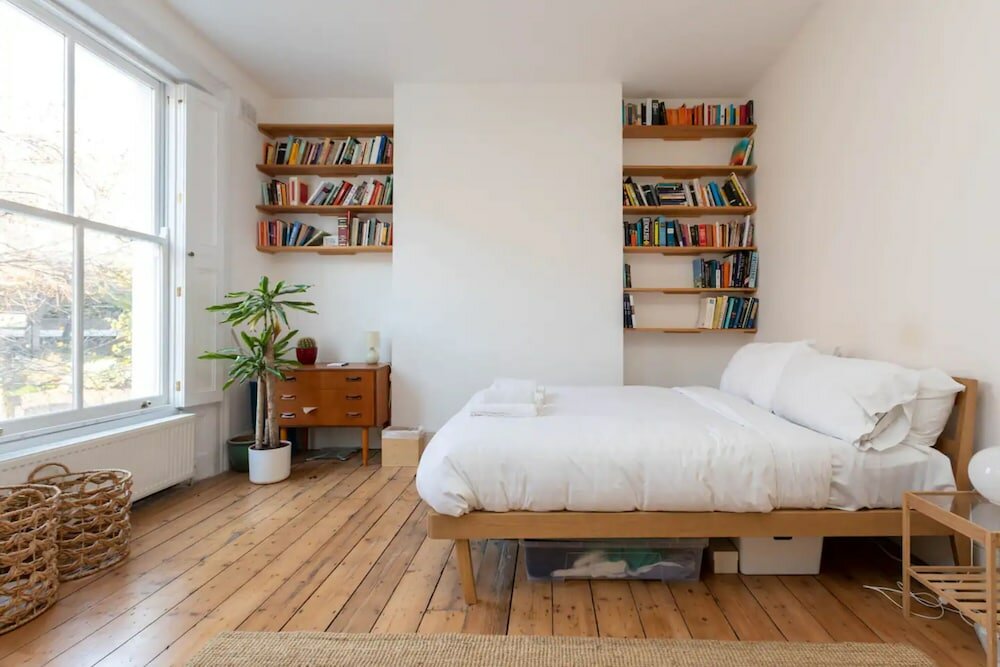 Фото Spacious and Bright 2 Bedroom Flat in Kentish Town