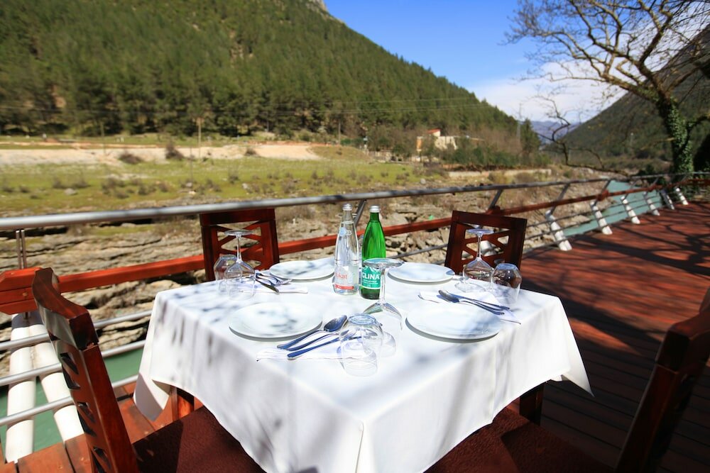 Фото Hotel Gryka e Kelcyres