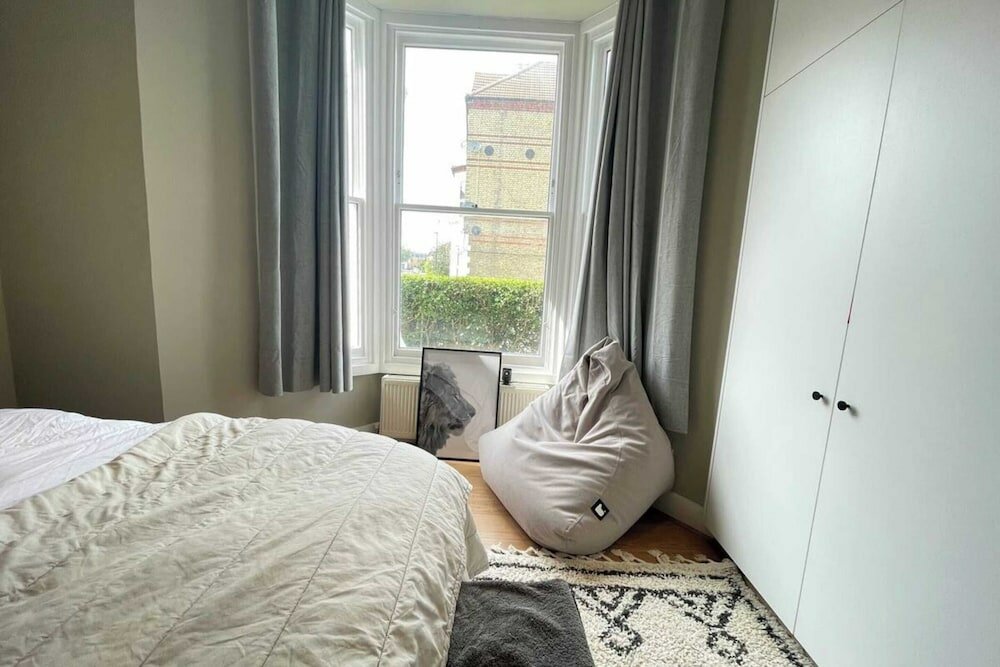 Фото Bright & Beautifully Decorated 1bd Flat - Brixton