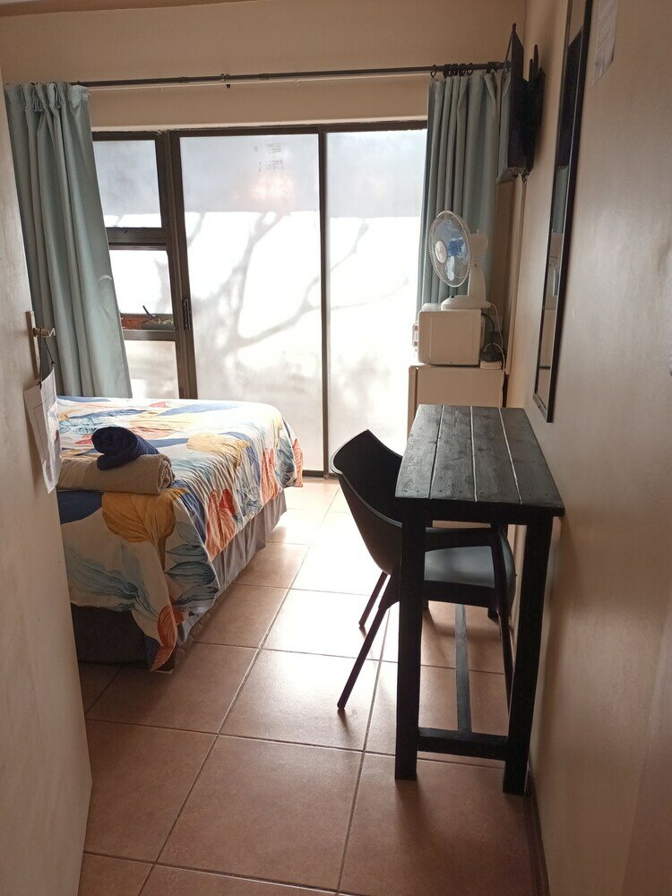 Фото Self Catering Studio Cottage