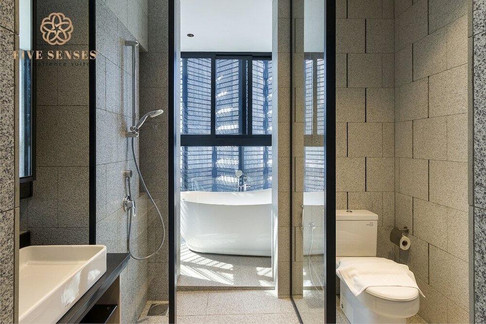 Фото Scarletz Suites by Five senses