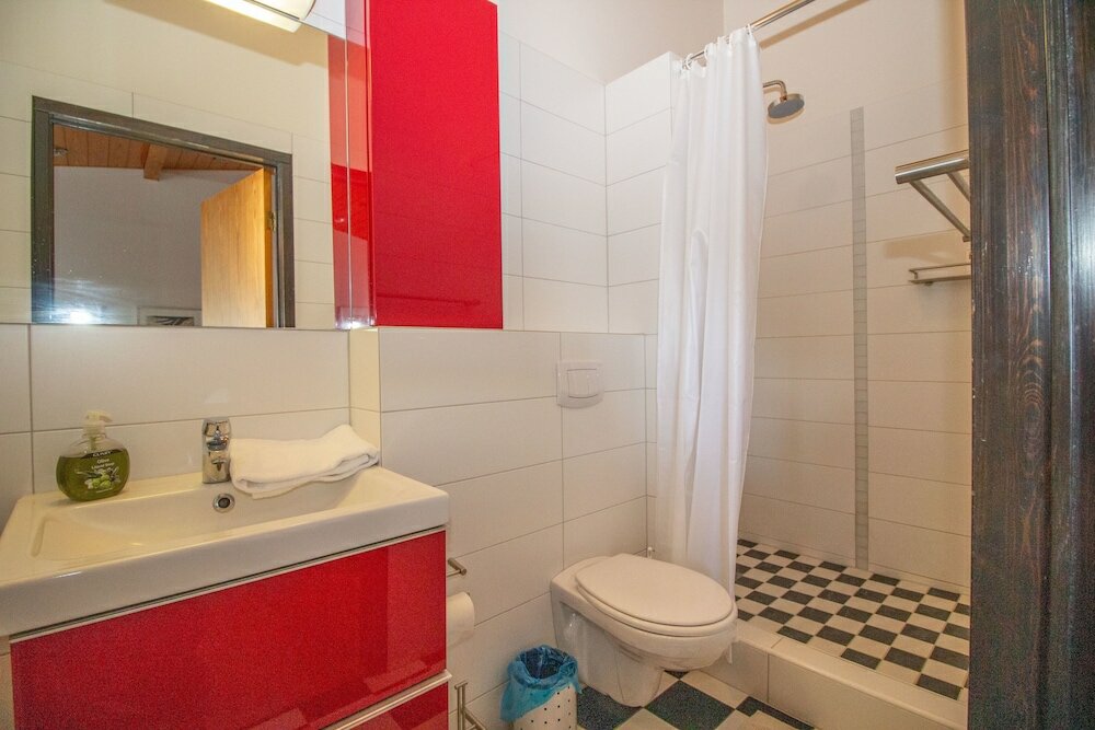 Фото Stylish Downtown Reykjavik Apartments