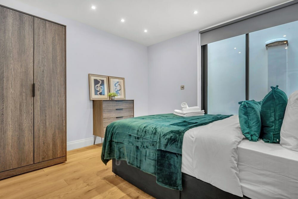 Фото Three Bed Spacious Apartment in Dalston