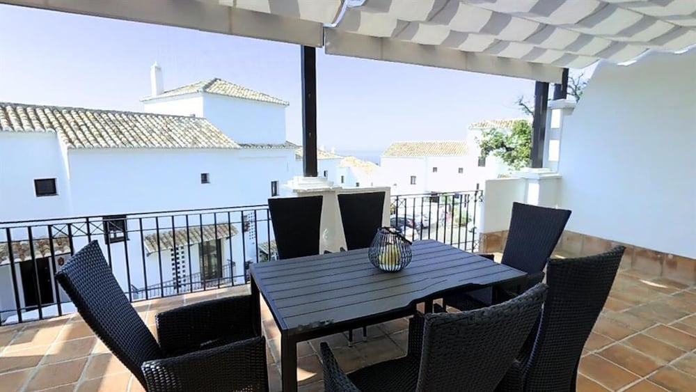 Фото Beautiful Penthouse Near Beach