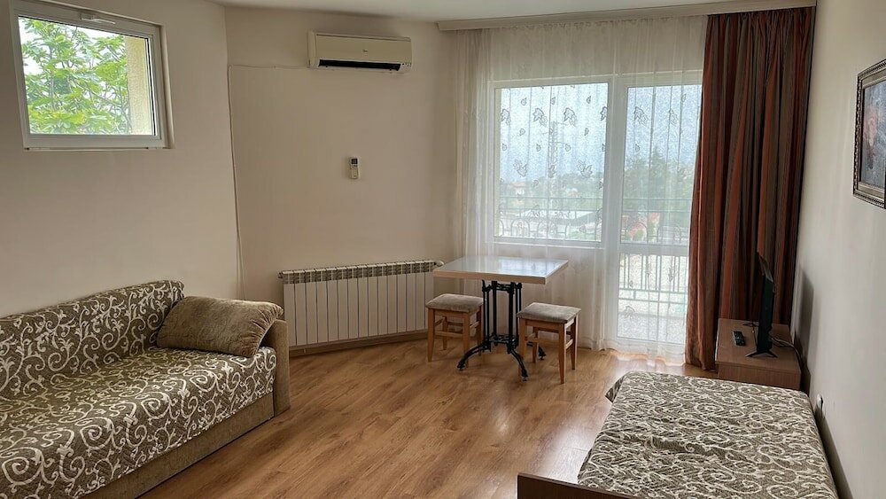 Фото Hayat Hotel Ltd