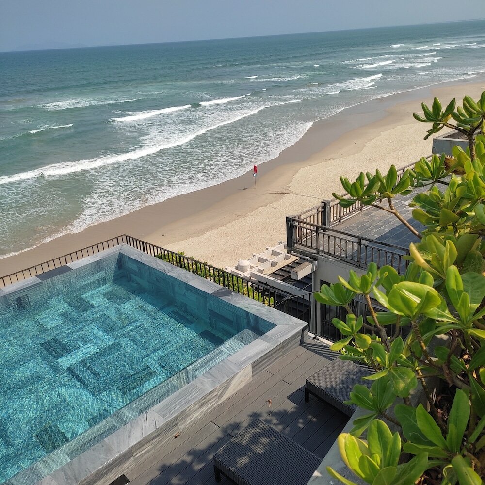 Фото M Suite Danang Beach