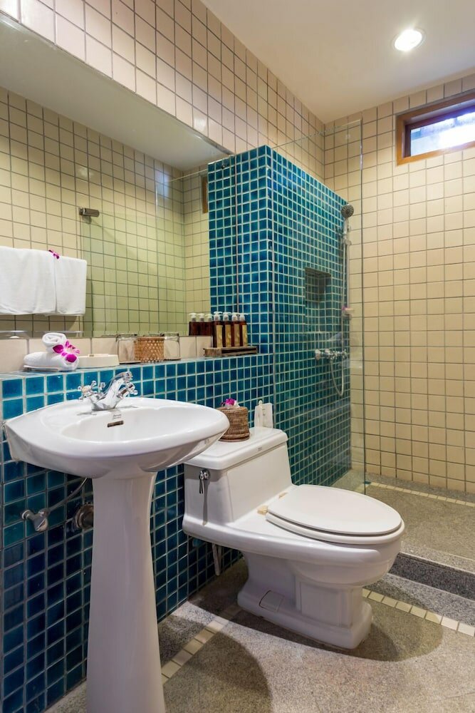 Фото Villa Baan Hen 5 Bedroom Kata Beach