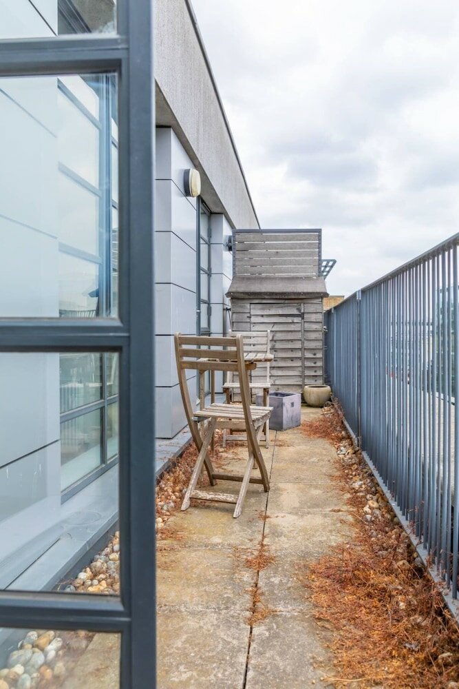 Фото Serene 1bd Canal-side Flat w Terrace - Haggerston