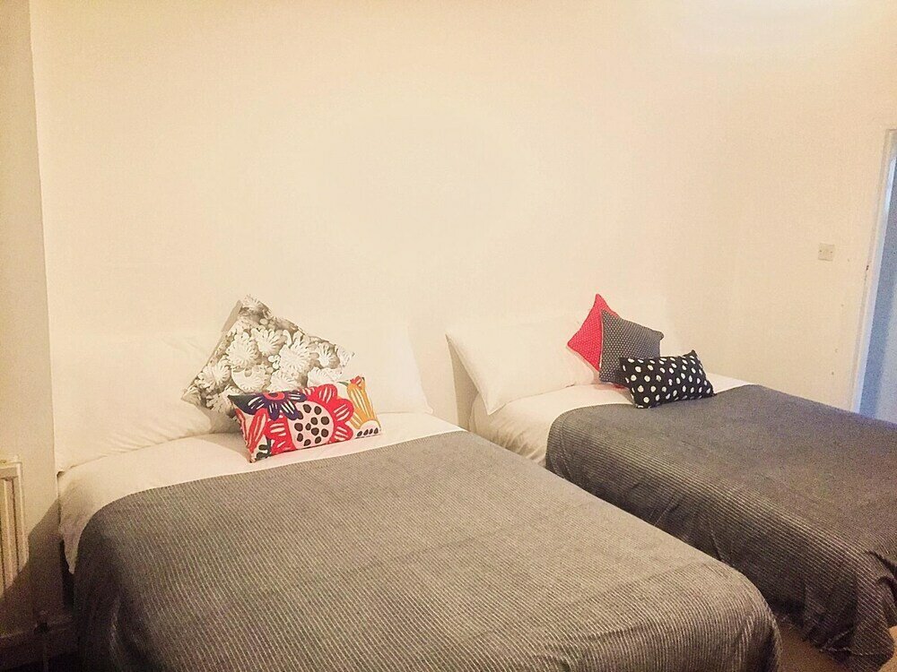 Фото North London Cottage