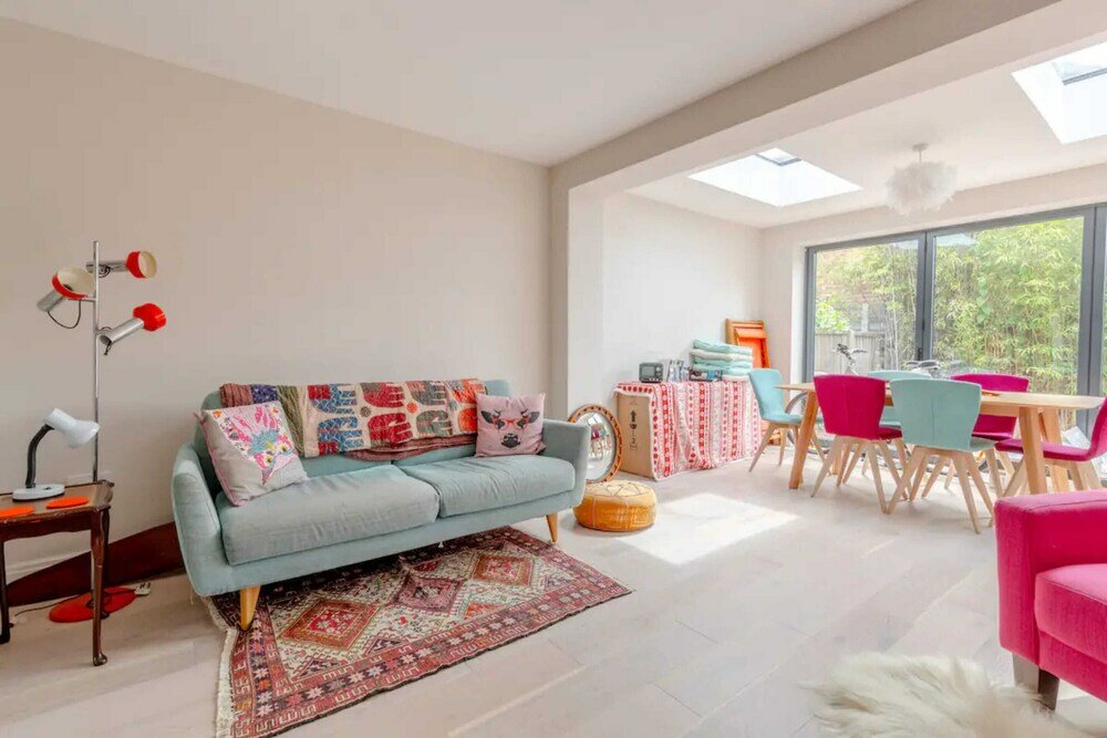 Фото Bright and Inviting 2bd House - Bethnal Green