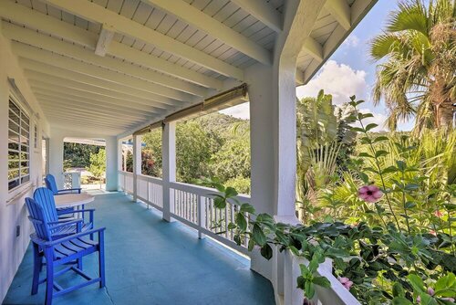 Гостиница St Croix Home w Caribbean Views - 1 Mi to Beach на Сен-Круа