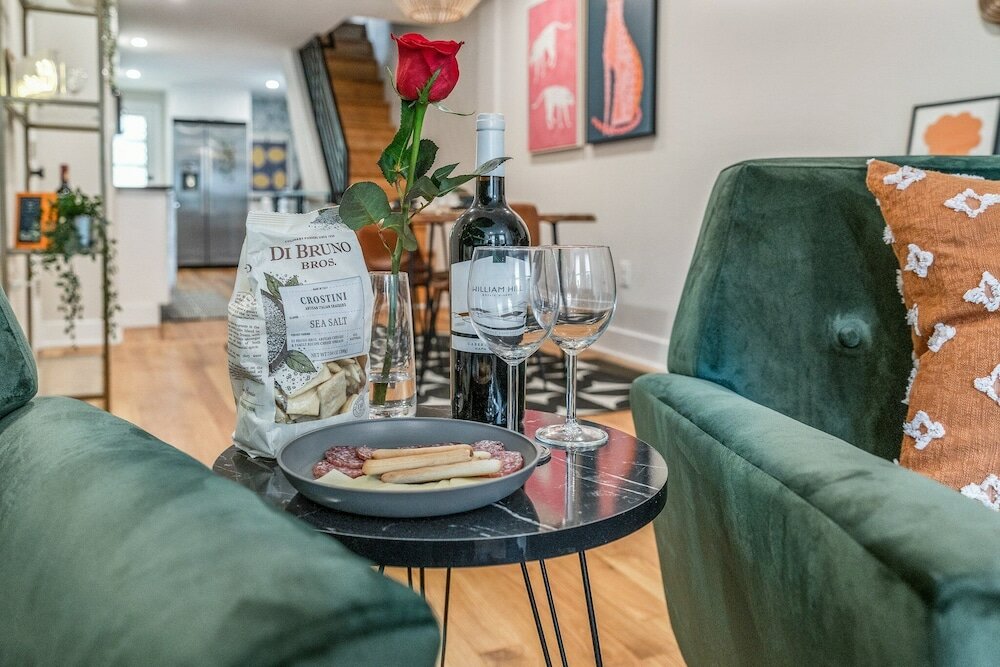 Фото Stylish 3-Bedroom Home in Philly