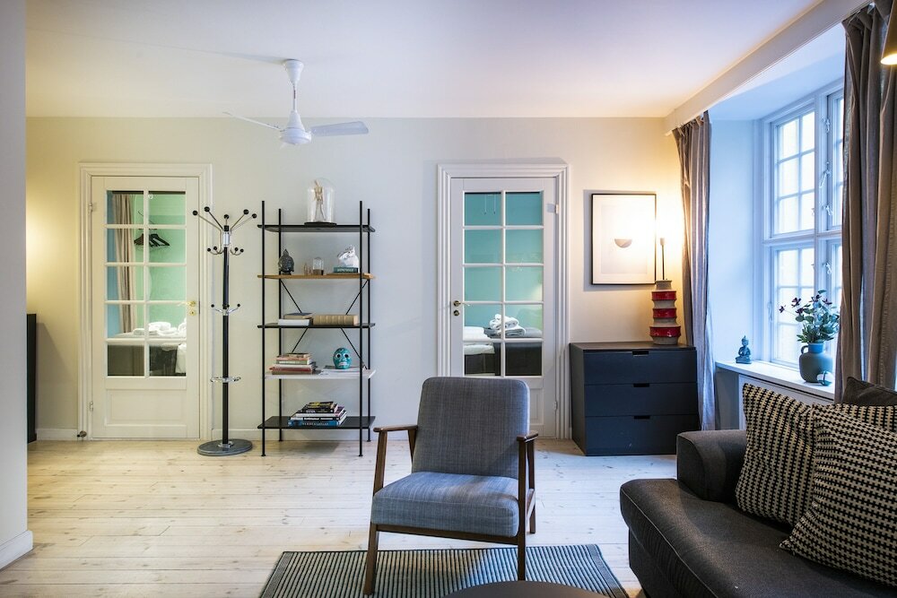 Фото The Churchill 4 - Into This Place