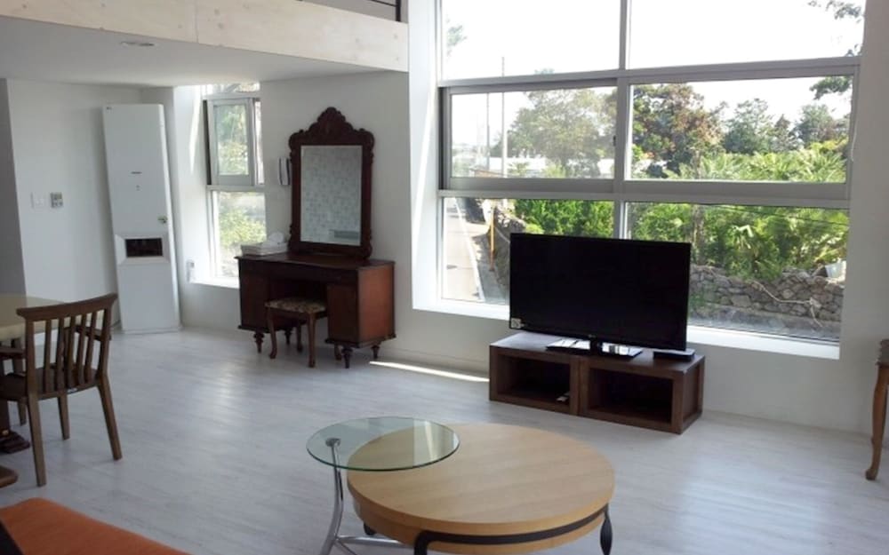 Фото Jeju Neopbille Guest House