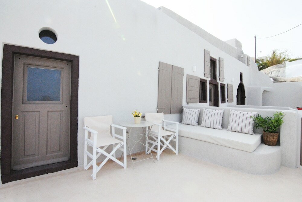 Фото White Grape Suites