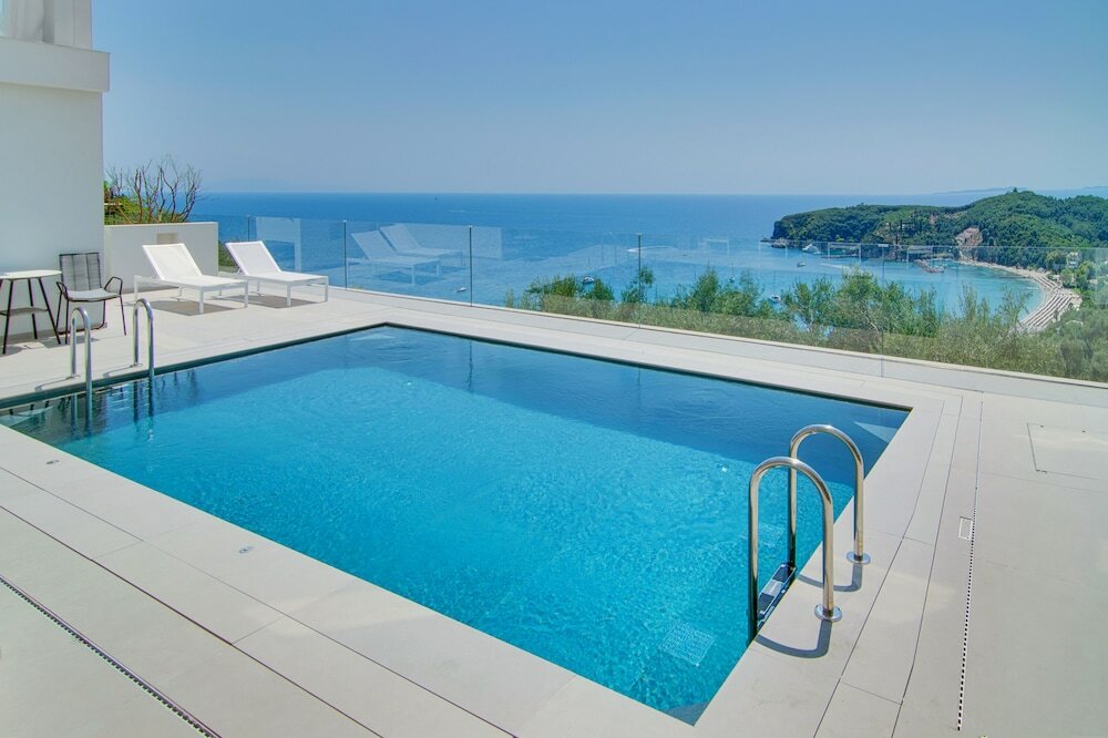 Фото Livinghome Suites